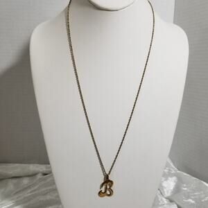 Avon gold tone initial B necklace 24" / 1" pendant 2.2944